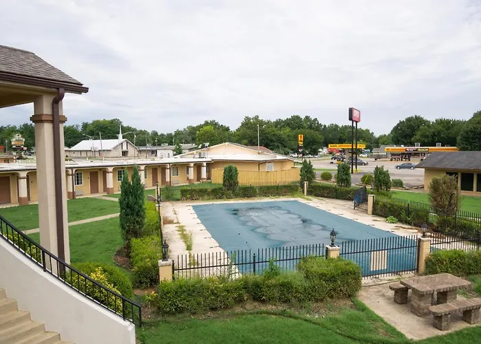 Top Hotels with Complimentary Cruise Parking in Miami