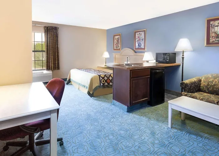 Top Hotels in Freeport IL