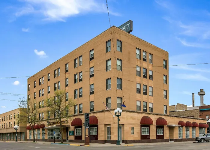 Top Hotels Near Virginia Beach Aquarium for Oceanfront Stay