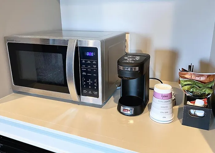 Top Hotels Near Climate Pledge Arena in Seattle