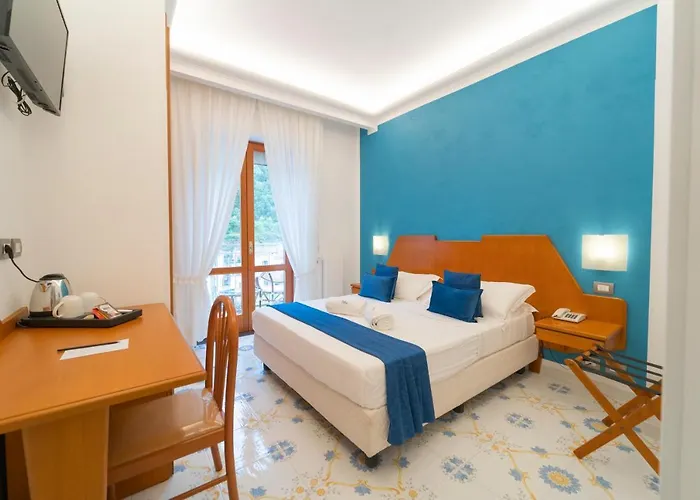 Scopri tutte le recensioni dell'Hotel Reginna Maiori per prenotare la tua vacanza