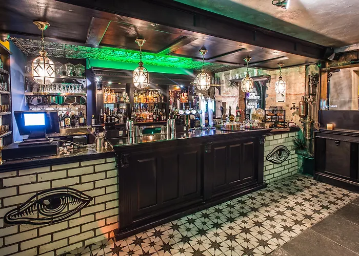 Top Hotels Close to Nottingham Rock City