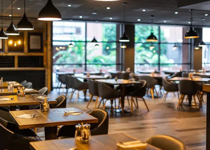 Best Leeds University Hotels Nearby