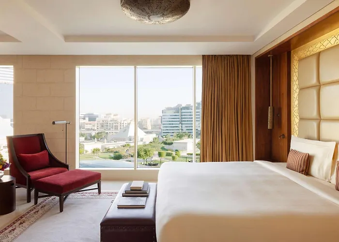 Top-Rated Extravagant Hotels in Dubai's Oasis