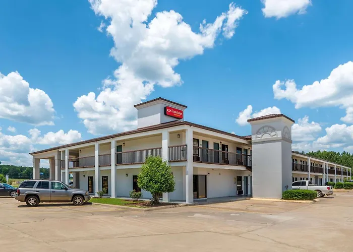 Top Philadelphia Romantic Hotels with Jacuzzi Suites