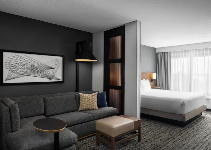 Top Hotels Near Drakes Creek Park, Hendersonville