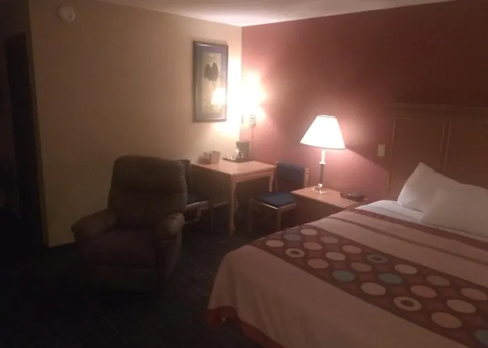 Top Hotels in Baxter, Minnesota