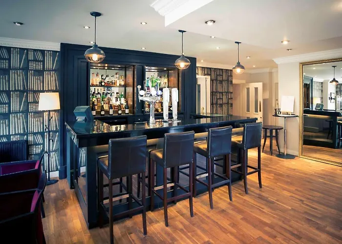 Top Hotels Near High Street Oxford