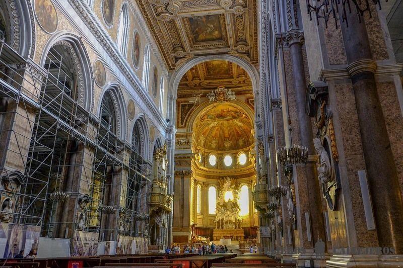 Catedral, uno de los lugares que ver en Nápoles