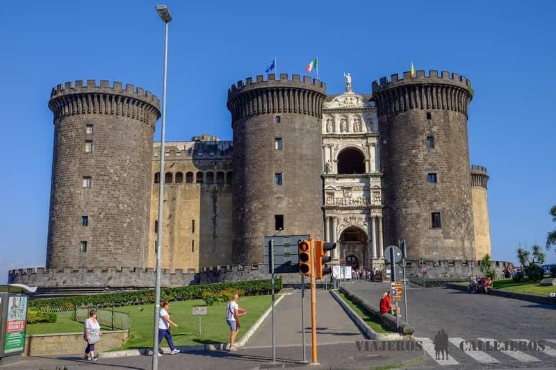 que ver en napoles castillo nuevo