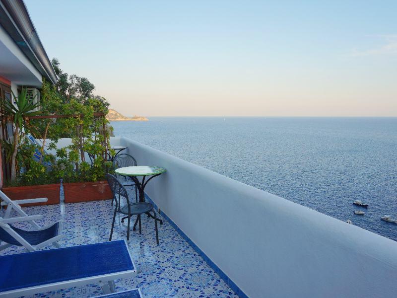 Terras aan zee hotel Almafi